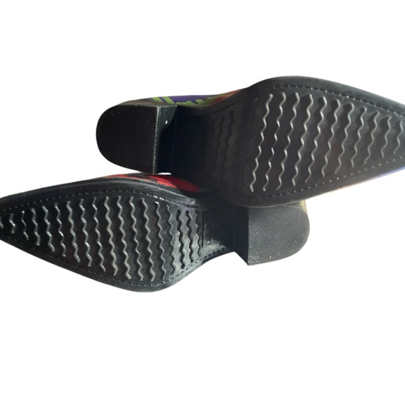 Fabulous cowboy rain boots! Madaline design - Picture 4 of 5